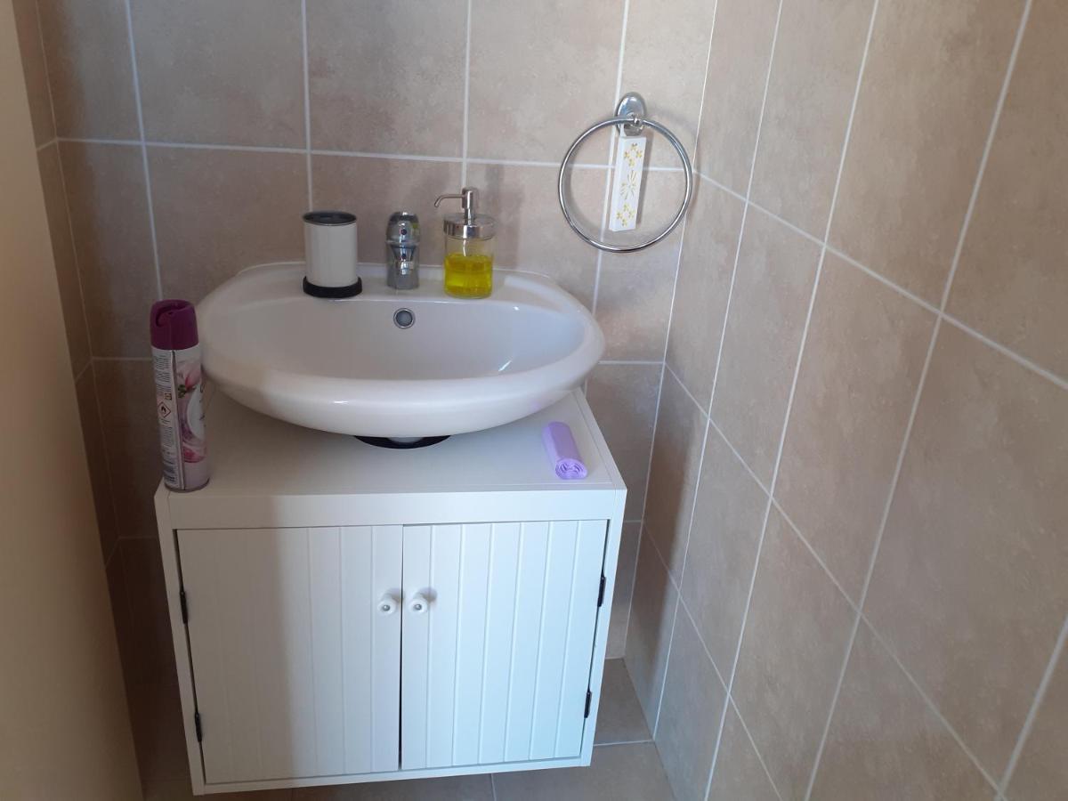 Beautiful 2-Bed House In Mandria Paphos Villa Kültér fotó