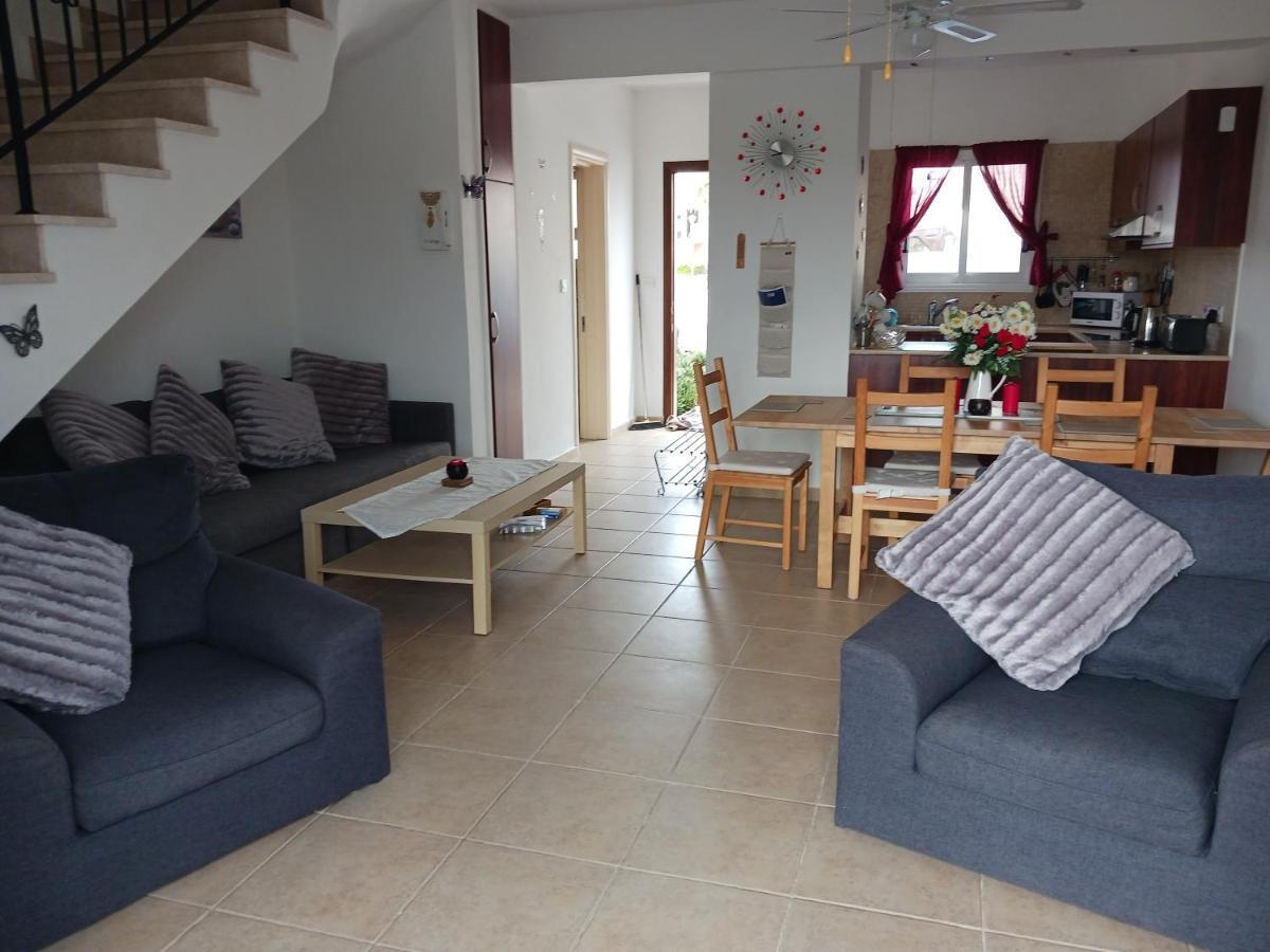 Beautiful 2-Bed House In Mandria Paphos Villa Kültér fotó