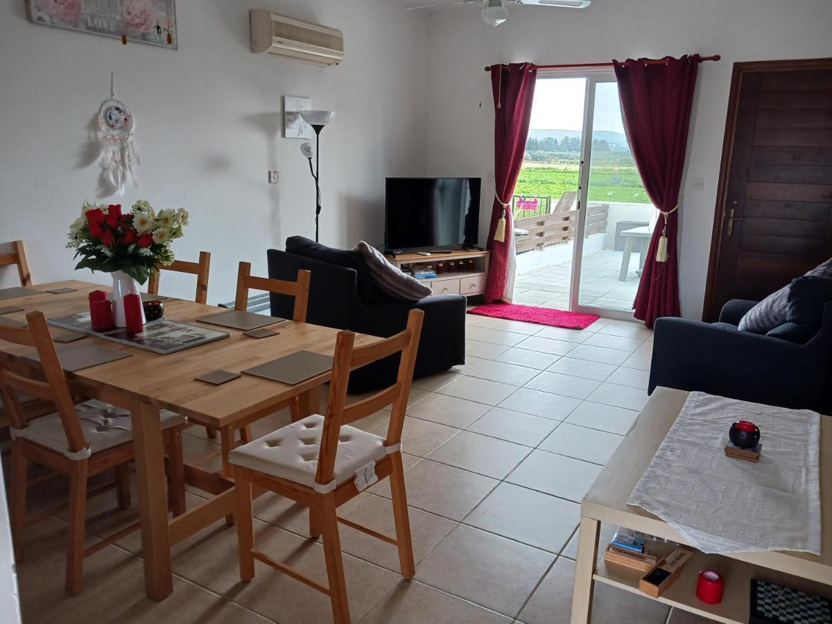 Beautiful 2-Bed House In Mandria Paphos Villa Kültér fotó