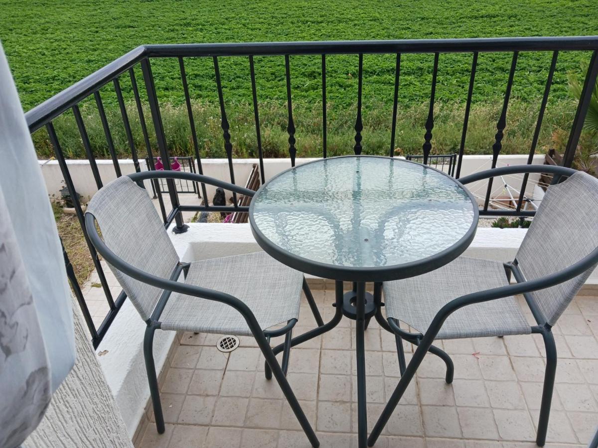 Beautiful 2-Bed House In Mandria Paphos Villa Kültér fotó