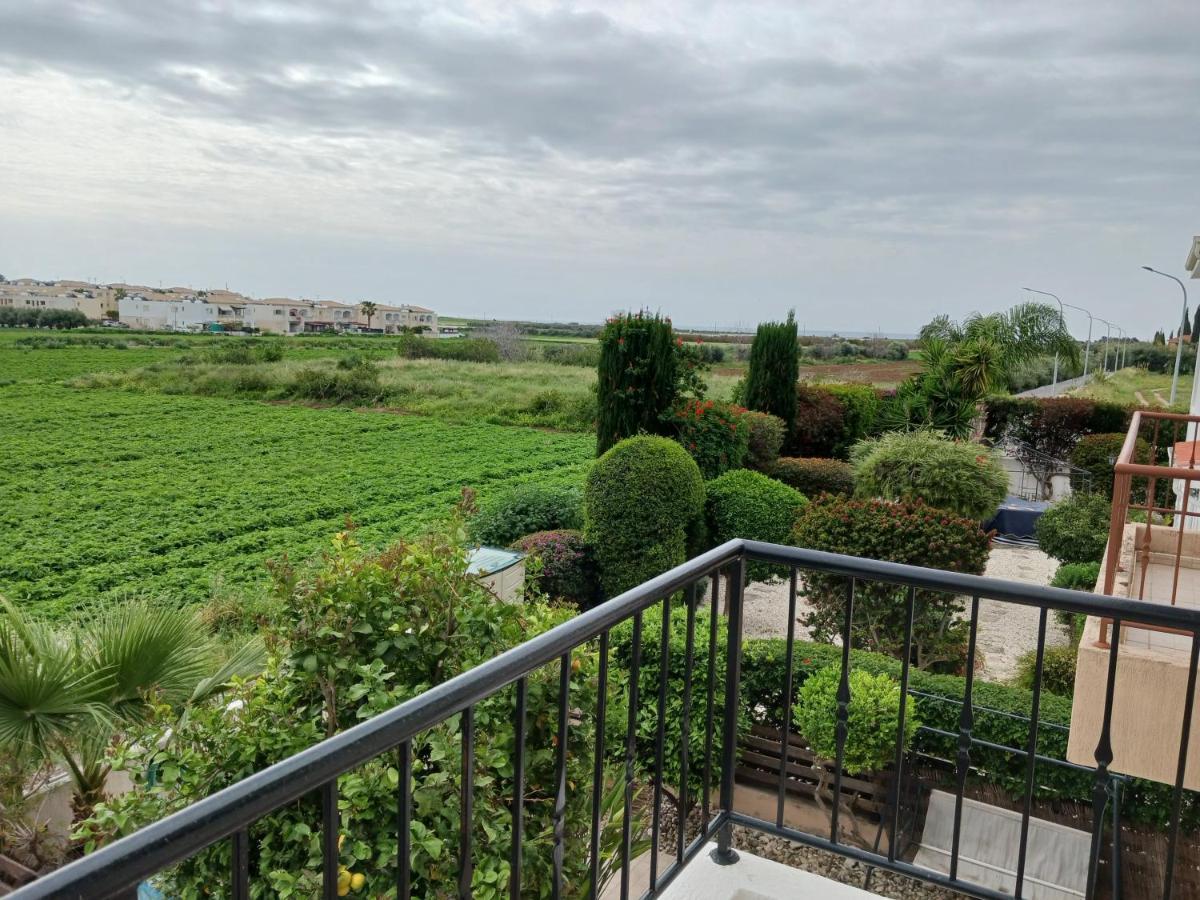 Beautiful 2-Bed House In Mandria Paphos Villa Kültér fotó